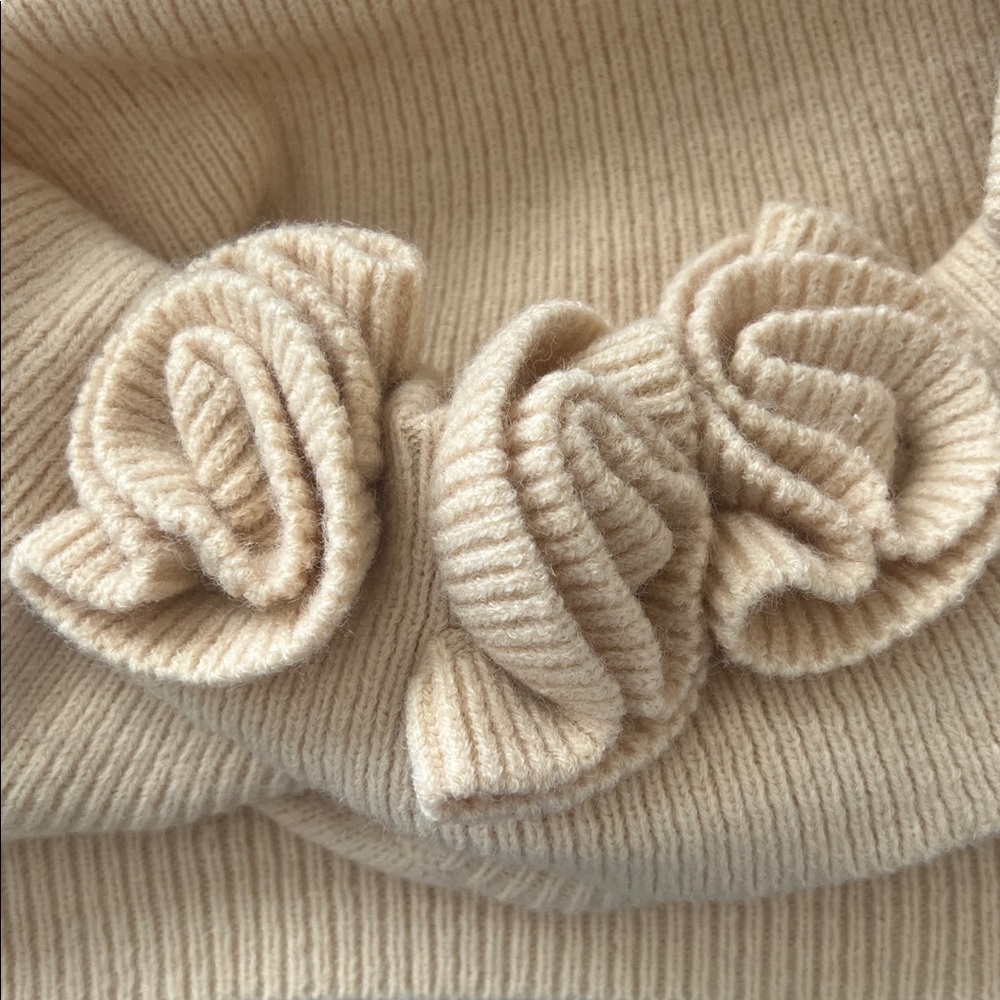 Nekane NKN Loto 3D Flower Off Shoulder Sweater Ivory Small Medium NWT - Picture 13 of 13